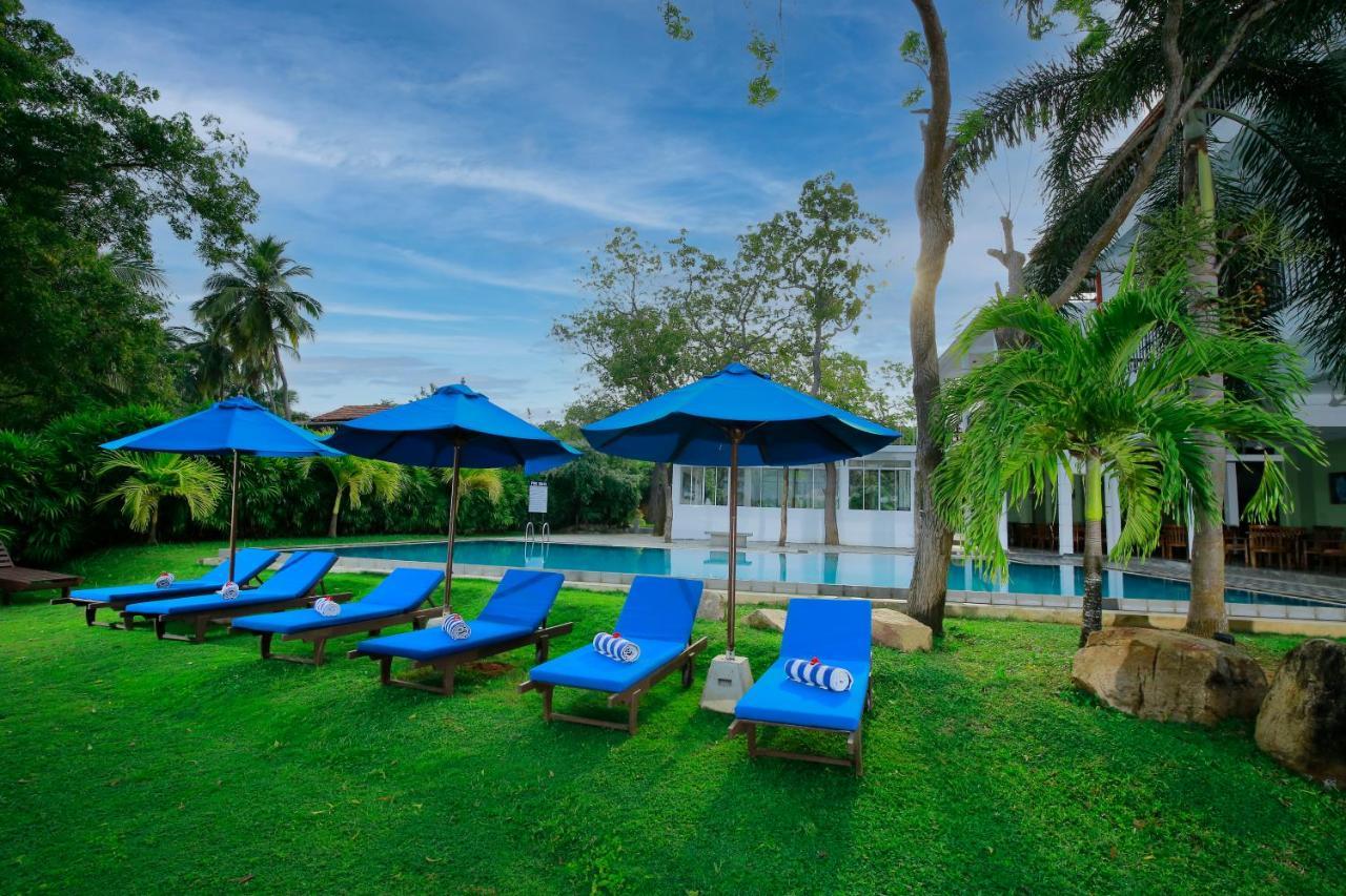 Diya Dahara Resort Yala Bagian luar foto