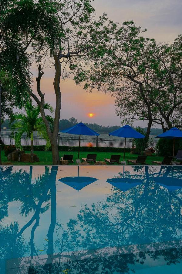 Diya Dahara Resort Yala Bagian luar foto