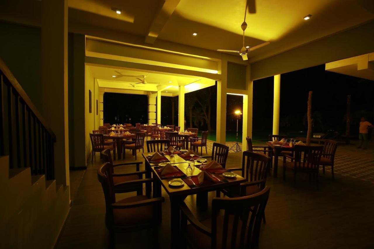 Diya Dahara Resort Yala Bagian luar foto