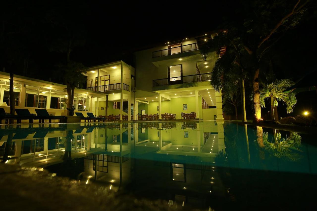 Diya Dahara Resort Yala Bagian luar foto