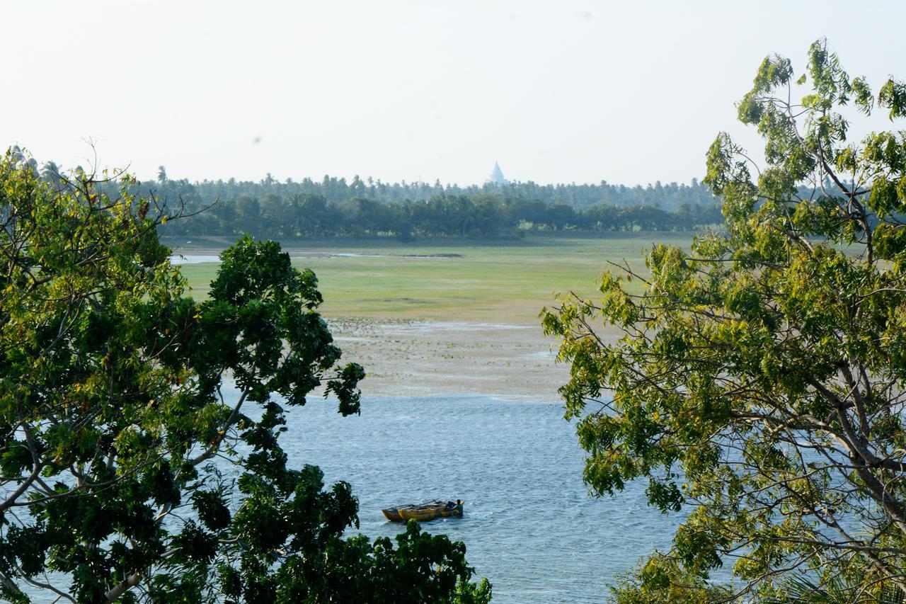 Diya Dahara Resort Yala Bagian luar foto