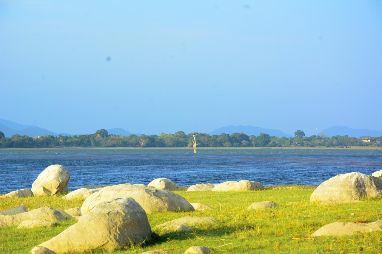Diya Dahara Resort Yala Bagian luar foto