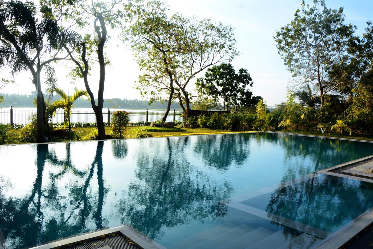 Diya Dahara Resort Yala Bagian luar foto