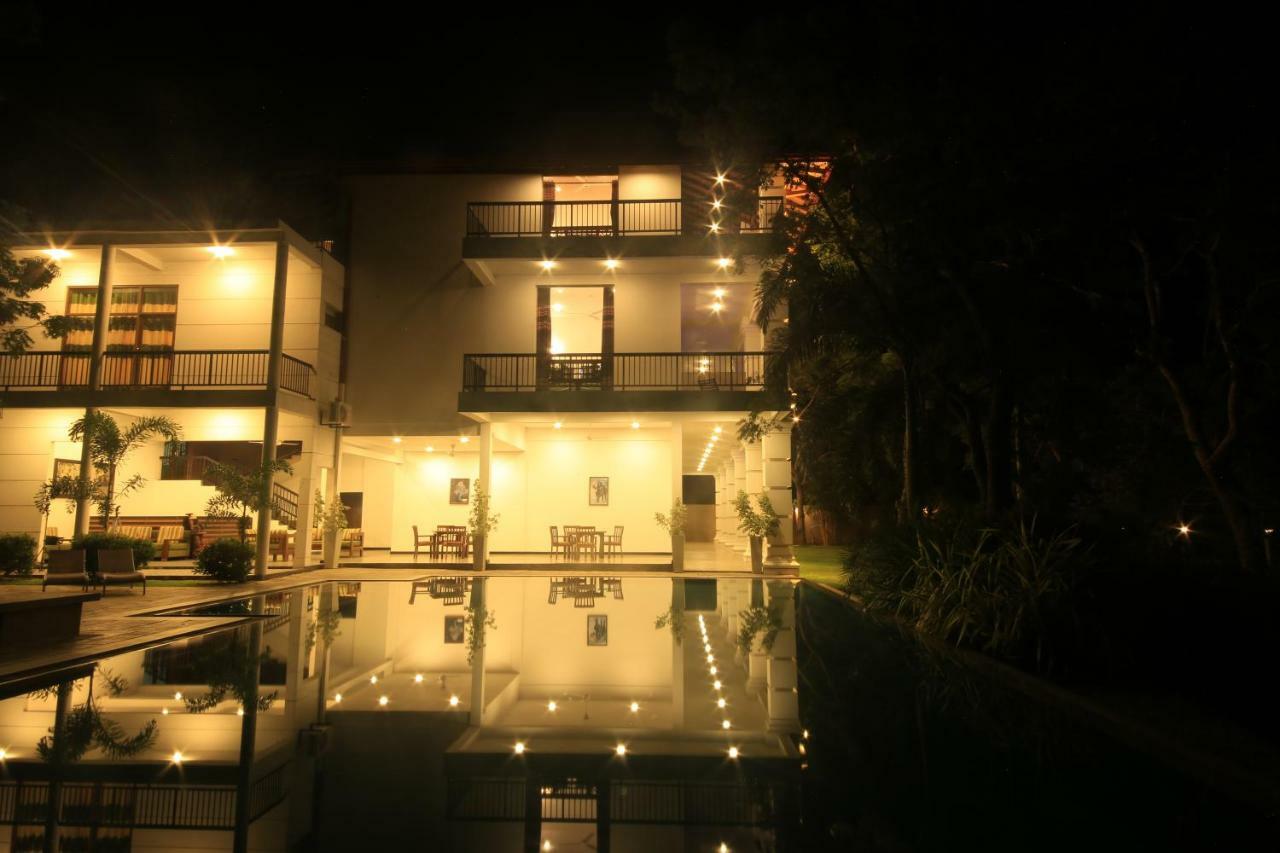 Diya Dahara Resort Yala Bagian luar foto